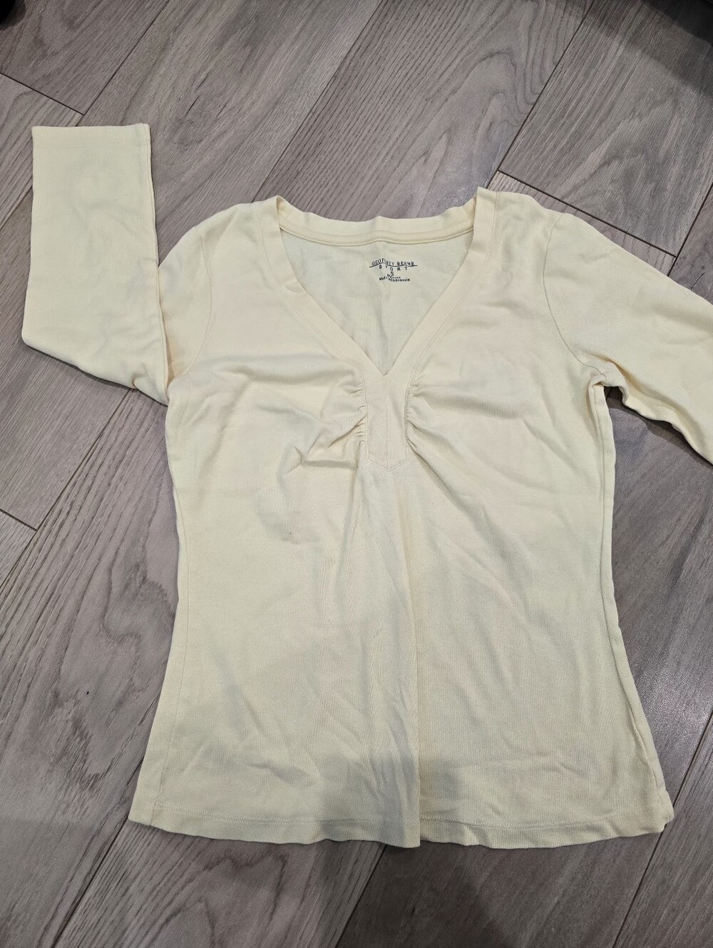 VGUC Geoffrey Beene Yellow V-Neck Long Sleeve Tee